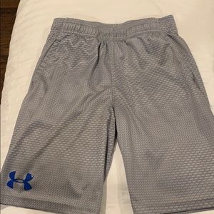 Uber Armour Youth Large athletic shorts